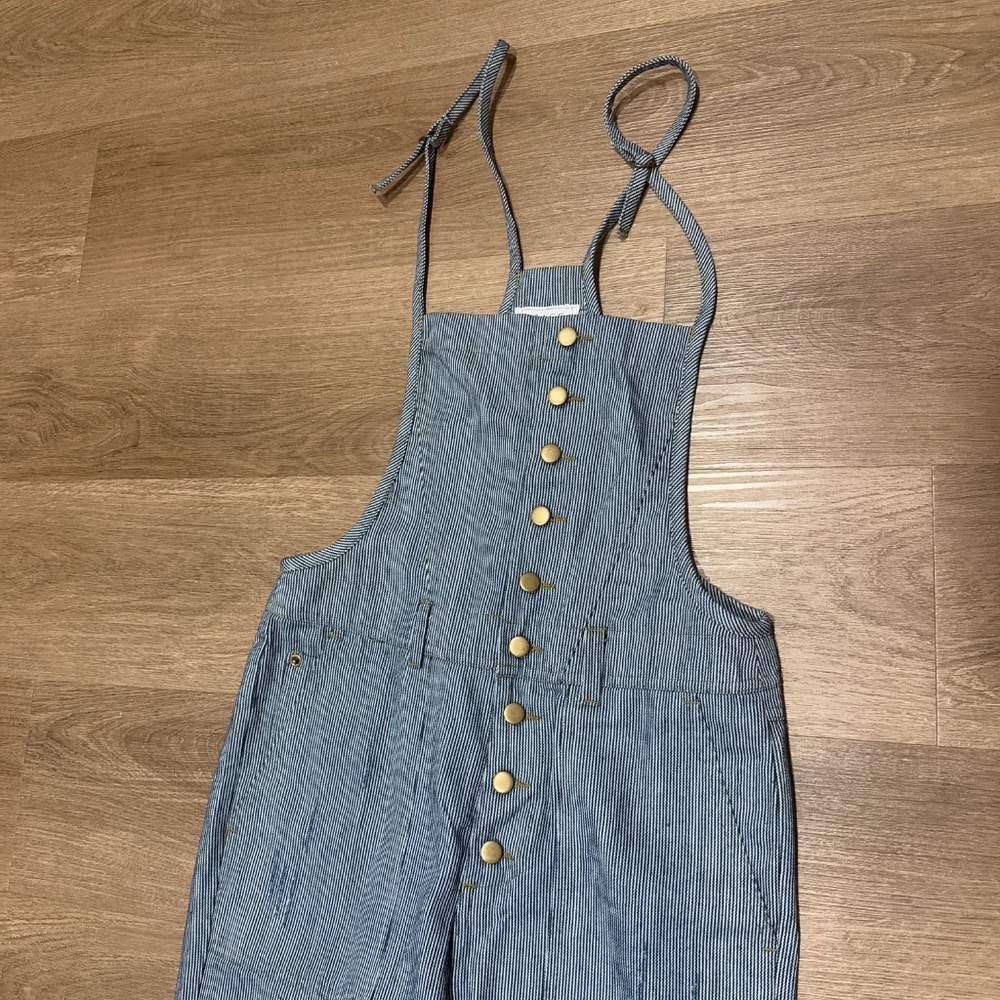 Jumpsuit - Picture 3 of 6